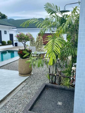 Brand New Great Location Jacuzzi v108